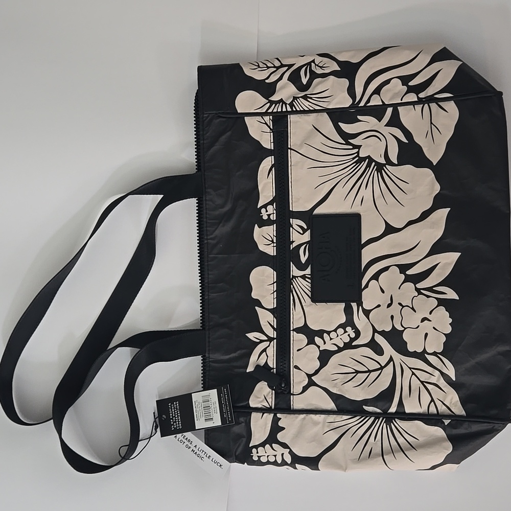 ALOHA Collection Black and Cream Floral Tote